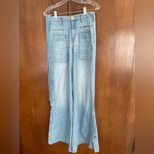 Anthropologie Pilcro High Rise Light Weight Jeans.